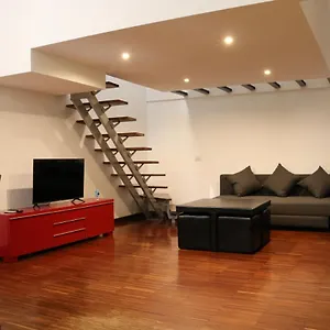 Cozy & Large Loft Famagosta Milán